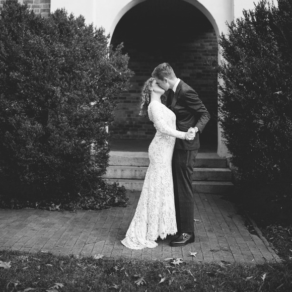 Meet your Posher, Aspen - Picture 7 of 8